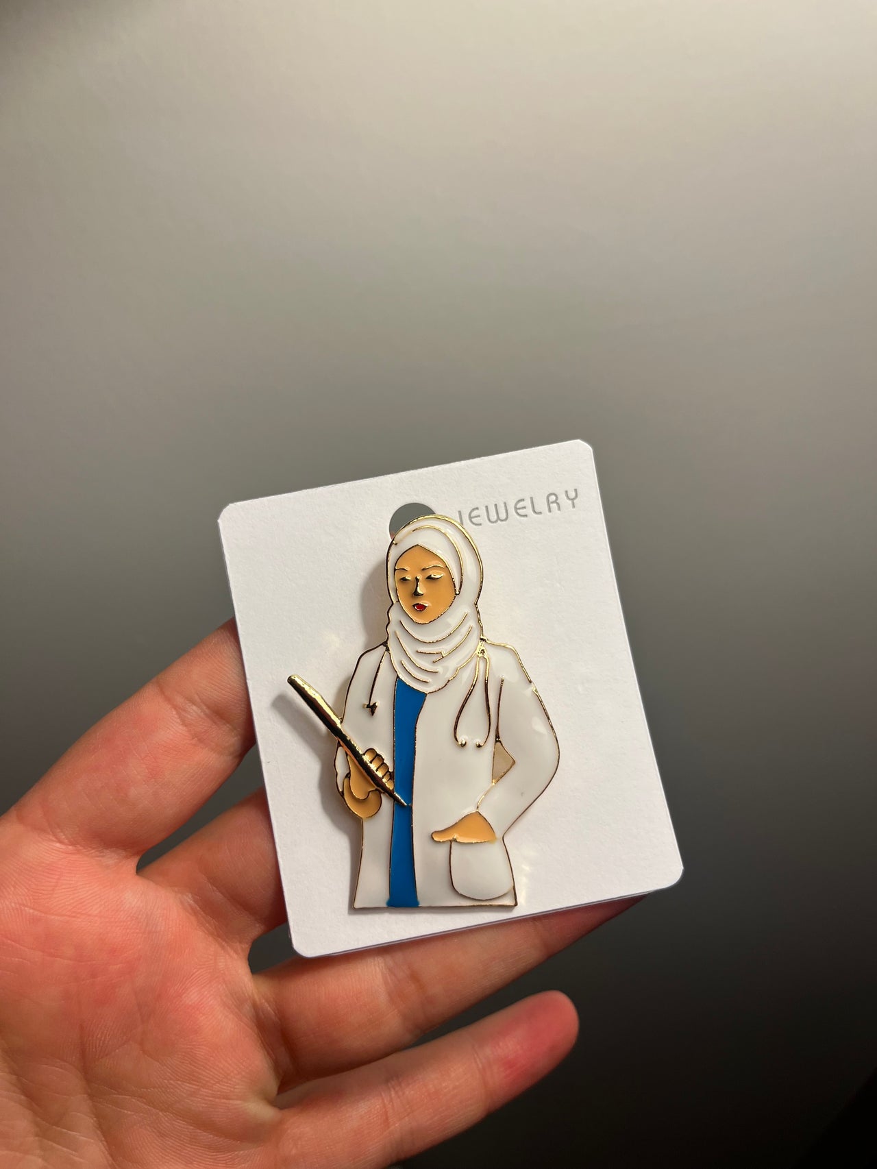 Tesettürlü Dr Broş