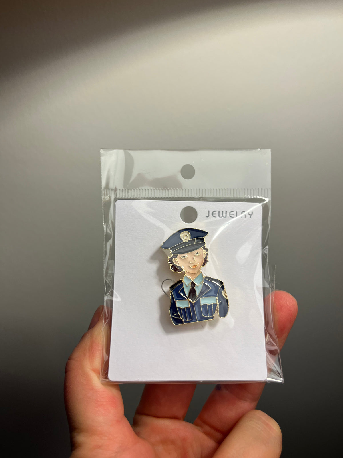 Polis Kadın Broş