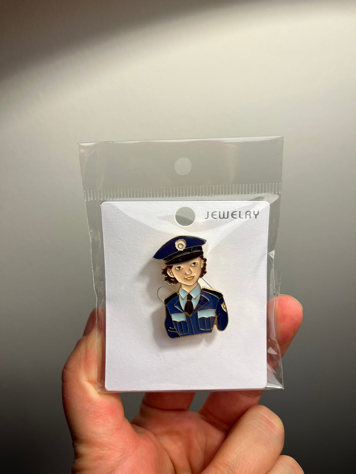 Polis Kadın Broş