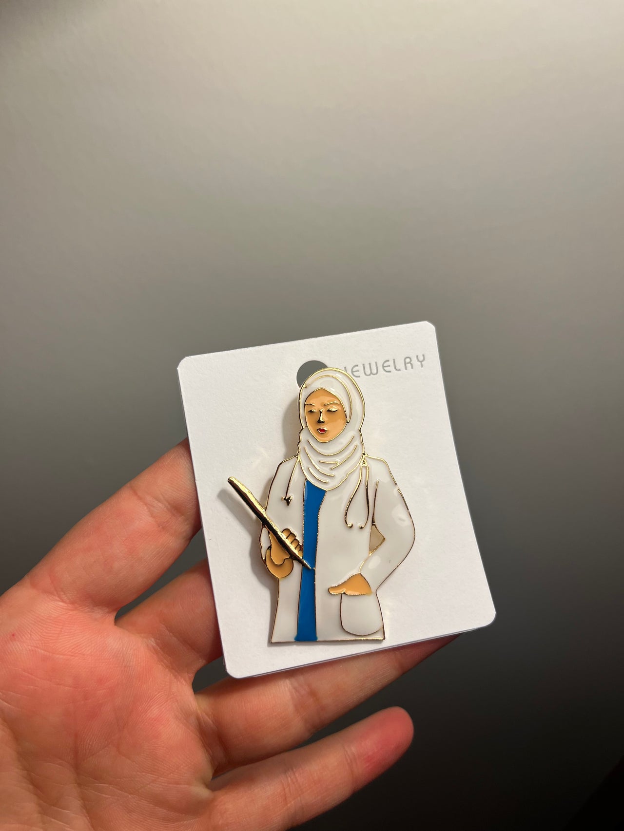 Tesettürlü Dr Broş